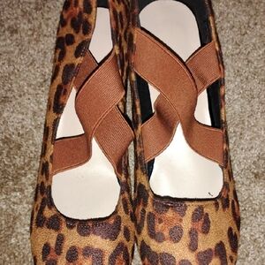 Source Unknown Leopard Print Flats with Brown Straps